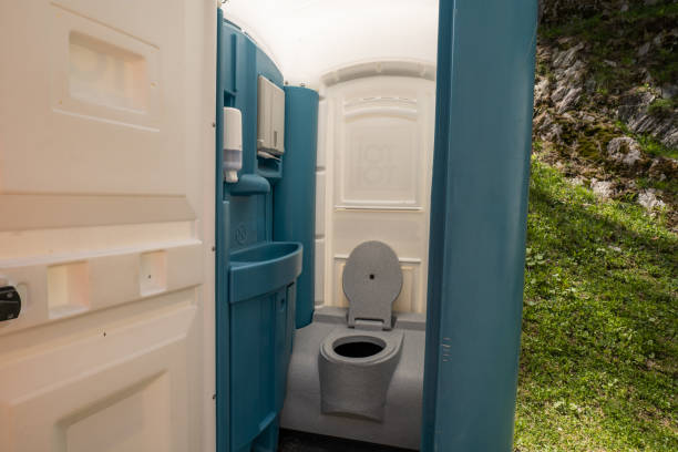 Best Luxury portable toilet rental  in Munfordville, KY