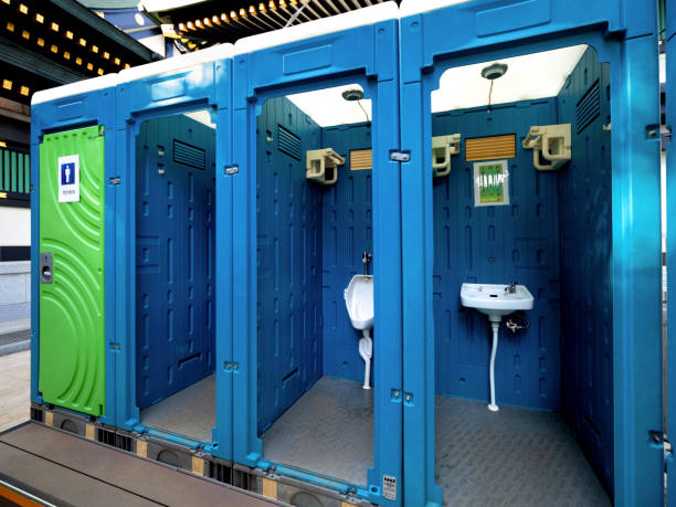 Best Portable restroom trailer rental  in Munfordville, KY